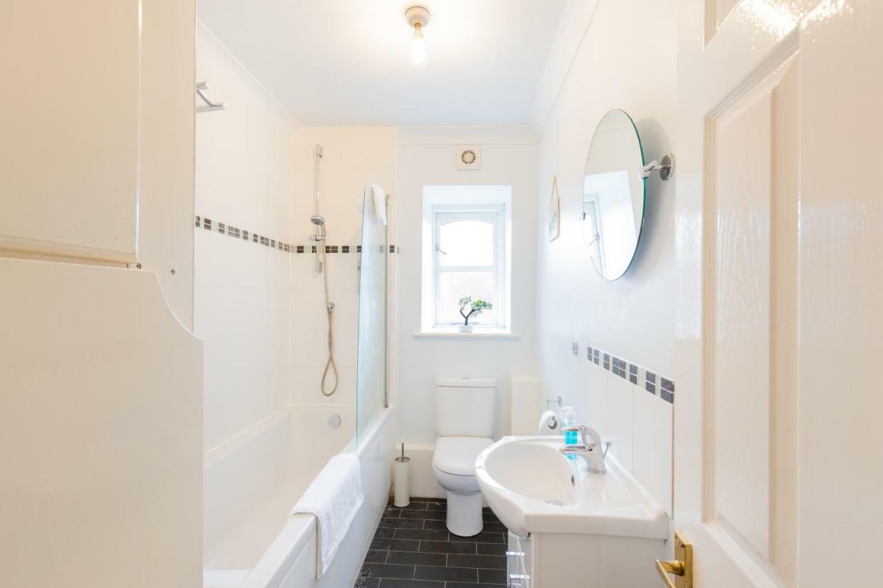 Apartamento Spacious 2Br Flat In Stansted Stansted Mountfitchet Exterior foto